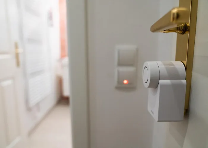 City: Live, Work, Play Apartman