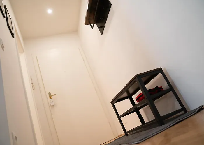 Apartman City: Live, Work, Play *