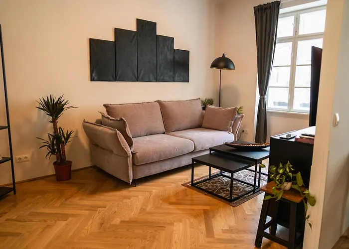 Apartman City: Live, Work, Play *