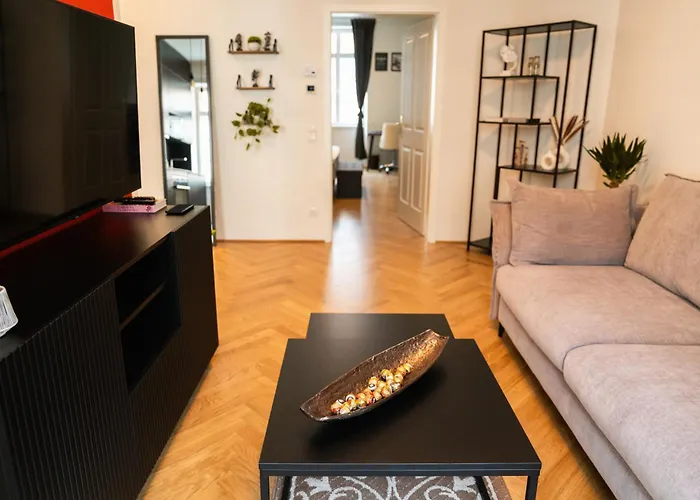 Apartman City: Live, Work, Play